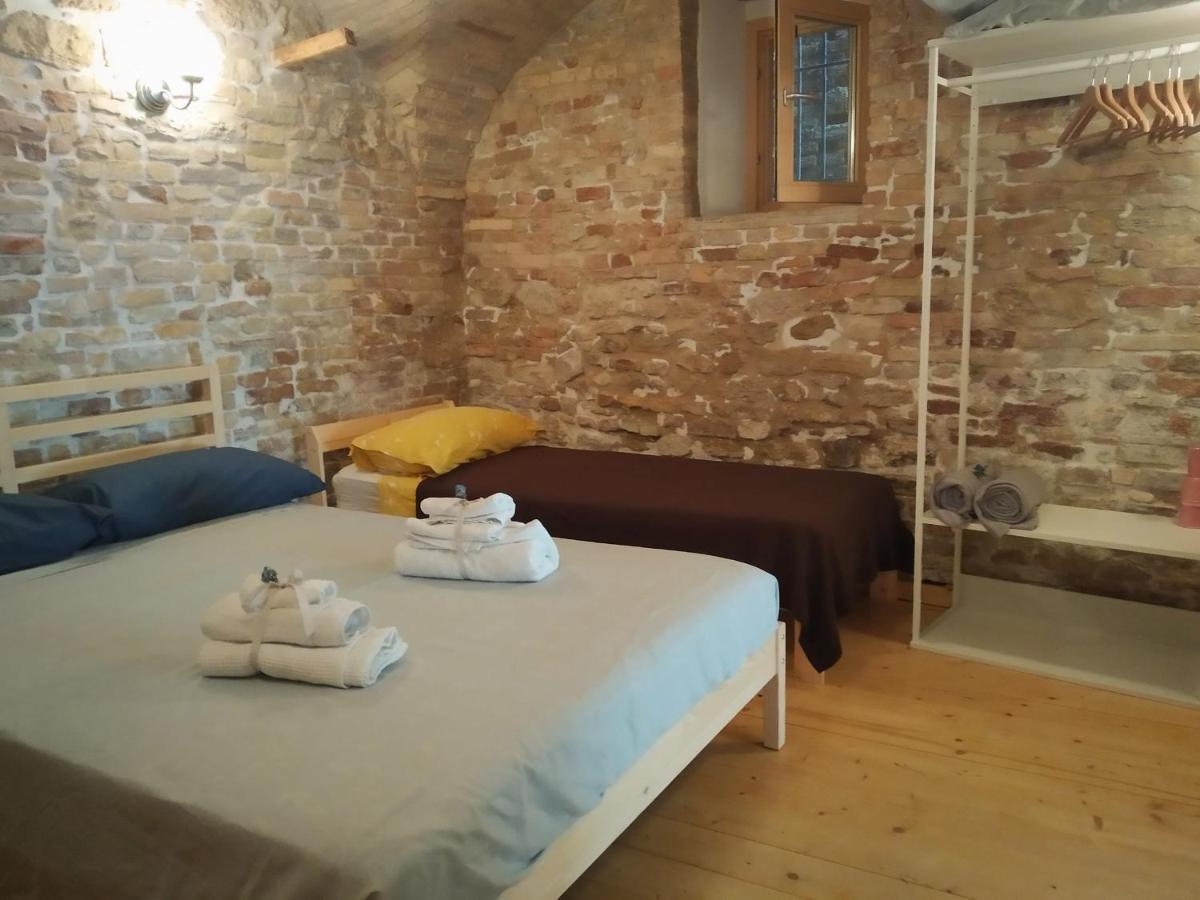Bed and Breakfast La Finestra Sul Cortile à Atri Extérieur photo